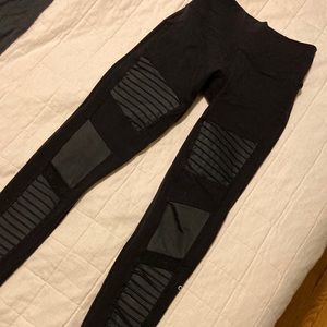 Alo yoga moto leggings
